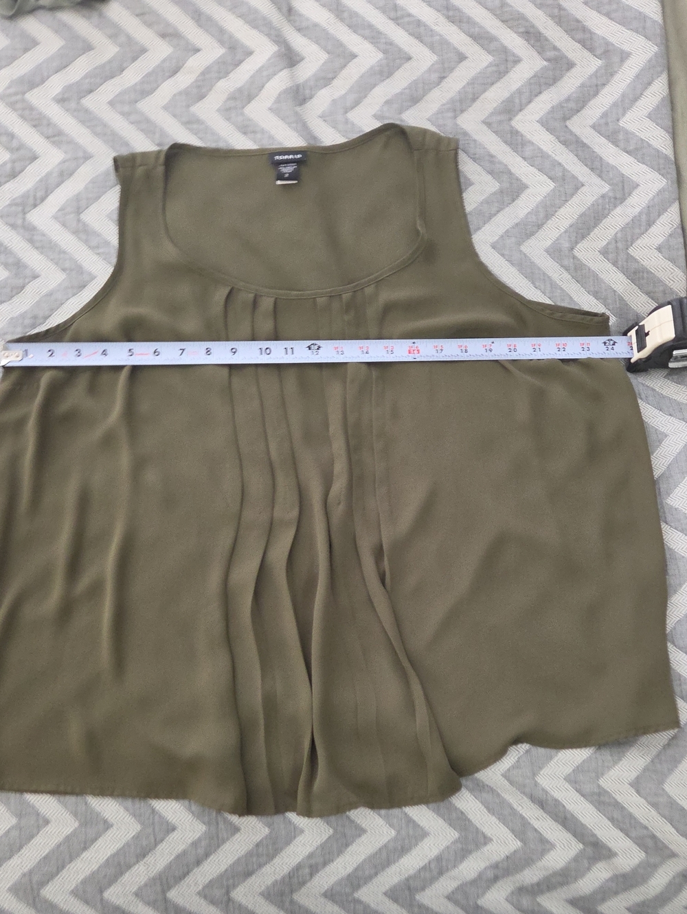 Torrid Olive Green Pleated Scoop Neck Sleeveless Top - Picture 5 of 5